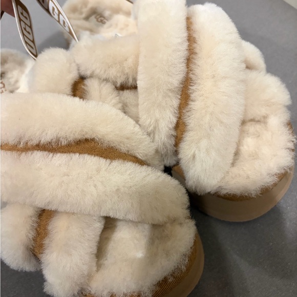 UGG Women's Disco Cross Slide clogs size 10 - Picture 6 of 9